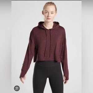 NWOT Athleta Uptempo‎ Short Hoodie Cropped Top Long Sleeves Size Medium burgundy